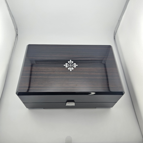 Patek Philippe brown wooden watch box with cover cloth - Picture 16 of 16